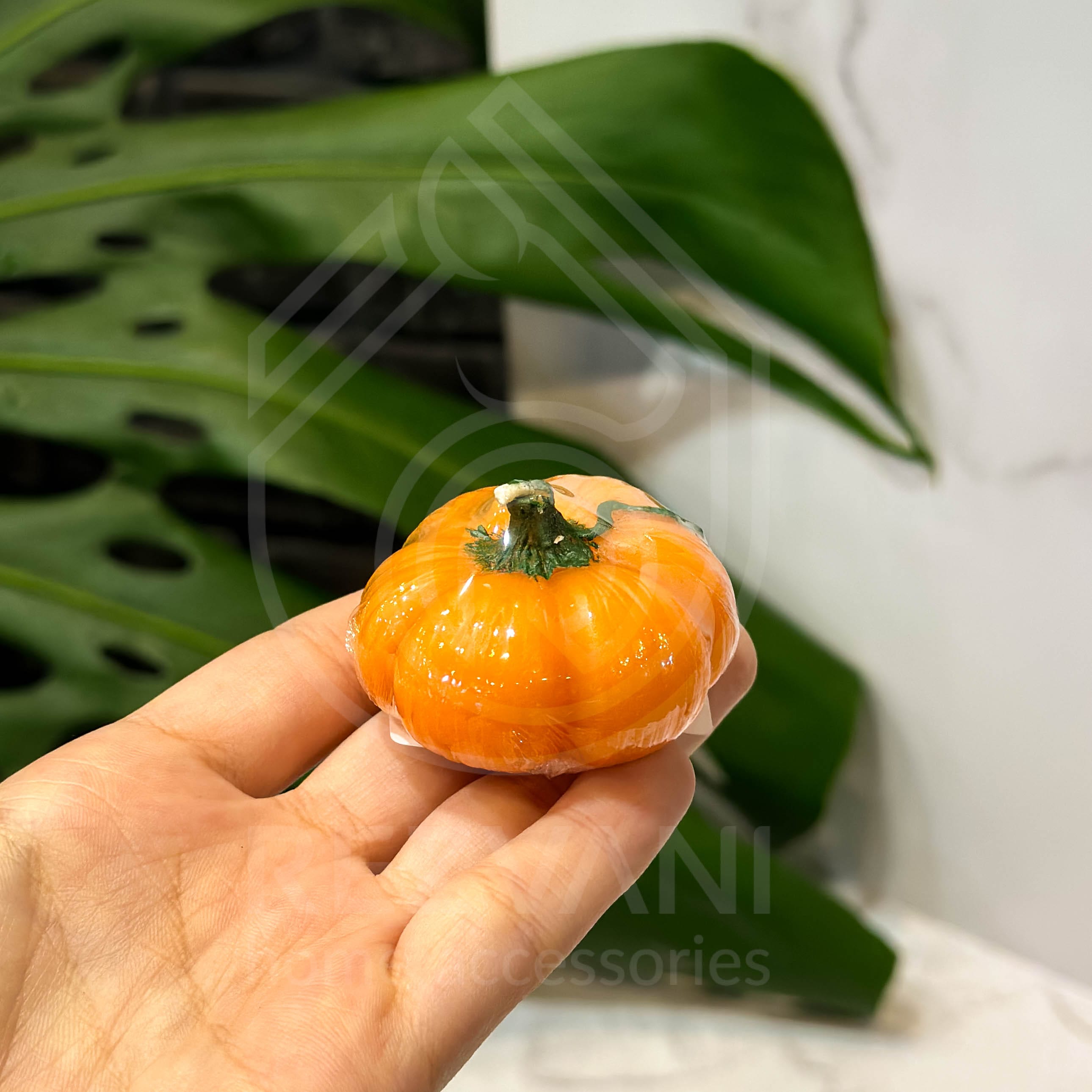 شمع کدو کوچک نارنجی - pumpkin candle