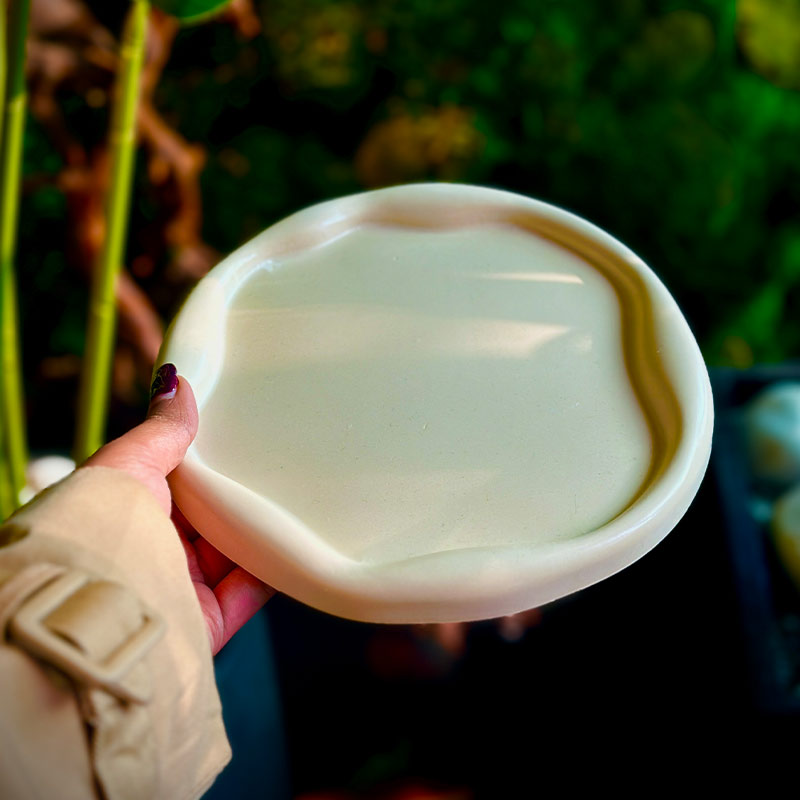سینی گرد دفرمه سنگمصنوعی رنگ استخوانی